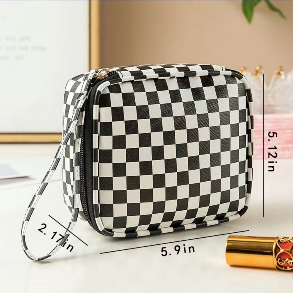 Black & White Checkered Zipper Storage Bag